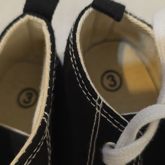 - Unisex Baby Canvas Sneaker Soft Sole Infant First Walkers Crib Shoe size 3 - Picture 3 of 4